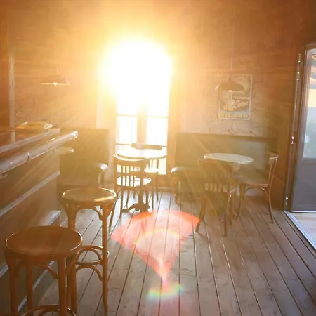 Villa Bistrot Vintage Chez Mamie Léone Lèzan