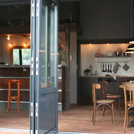 Bistrot Vintage Chez Mamie Léone * Lèzan